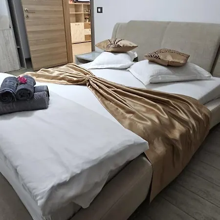 Premium Mamaia Nord Complex Cu Piscina Incalzita Sauna Gym Jacuzzi * ナボダリ